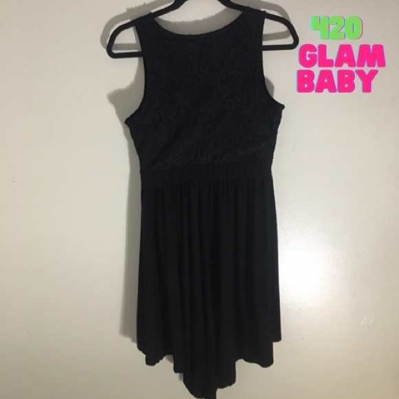 Black Sleevless Dress - Picture 2 of 2